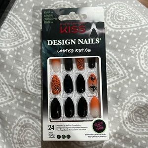 Kiss Halloween design nails